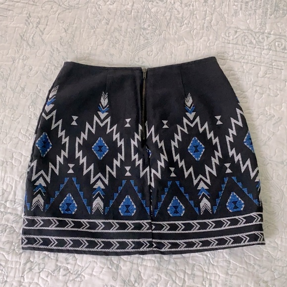 H&M embellished aztec mini skirt - Picture 4 of 6